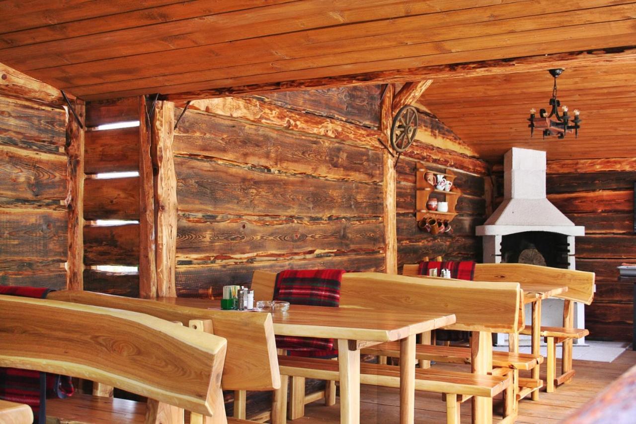 Pod Hradom Restaurant & Pension Topoľčany Exteriér fotografie